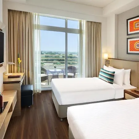 Sandal Suites By Lemon Tree Hotels Noida Exterior photo