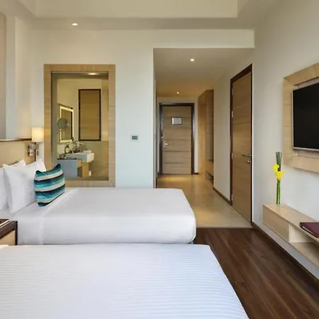 Sandal Suites By Lemon Tree Hotels Noida Exterior photo