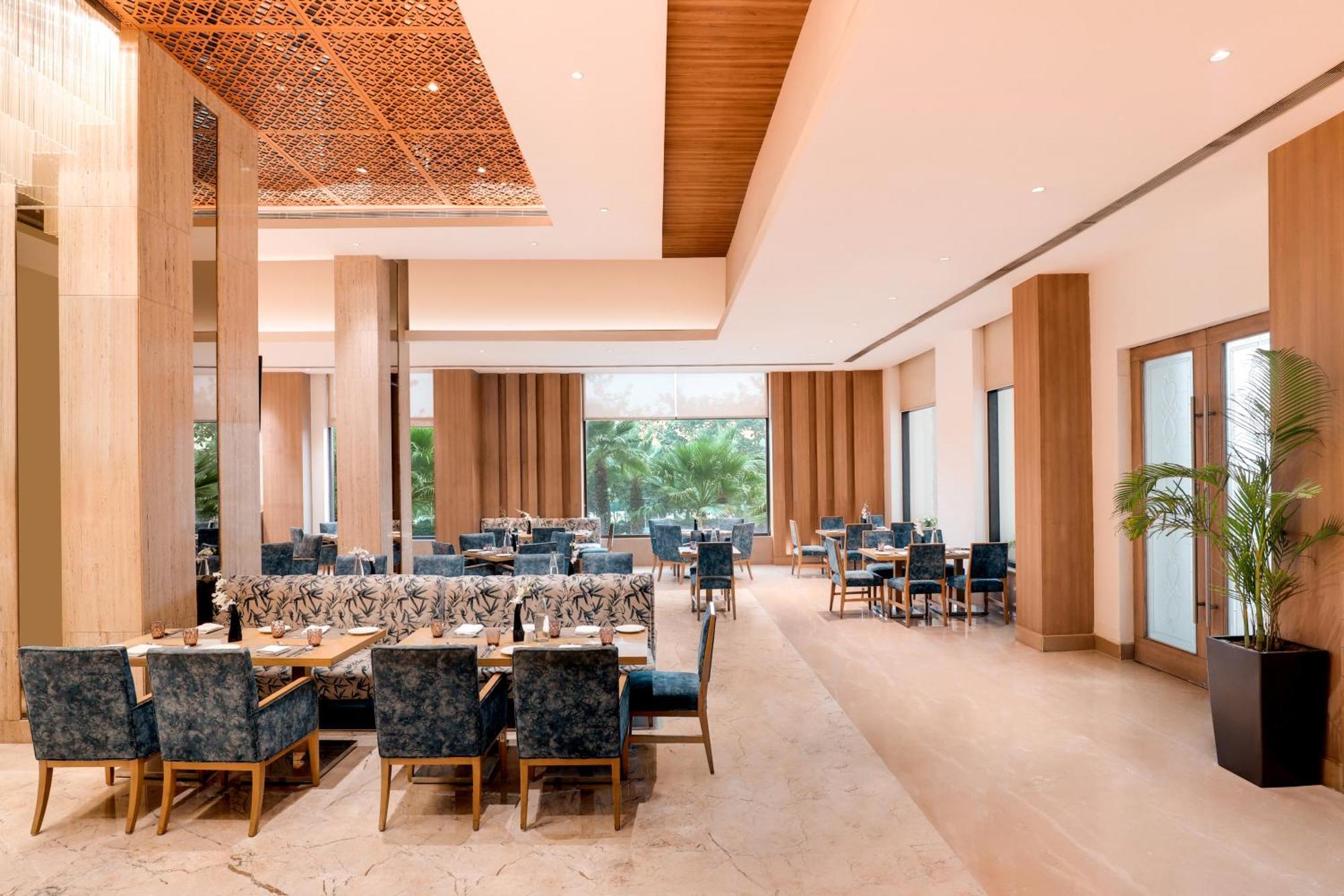 Sandal By Lemon Tree Hotel Noida