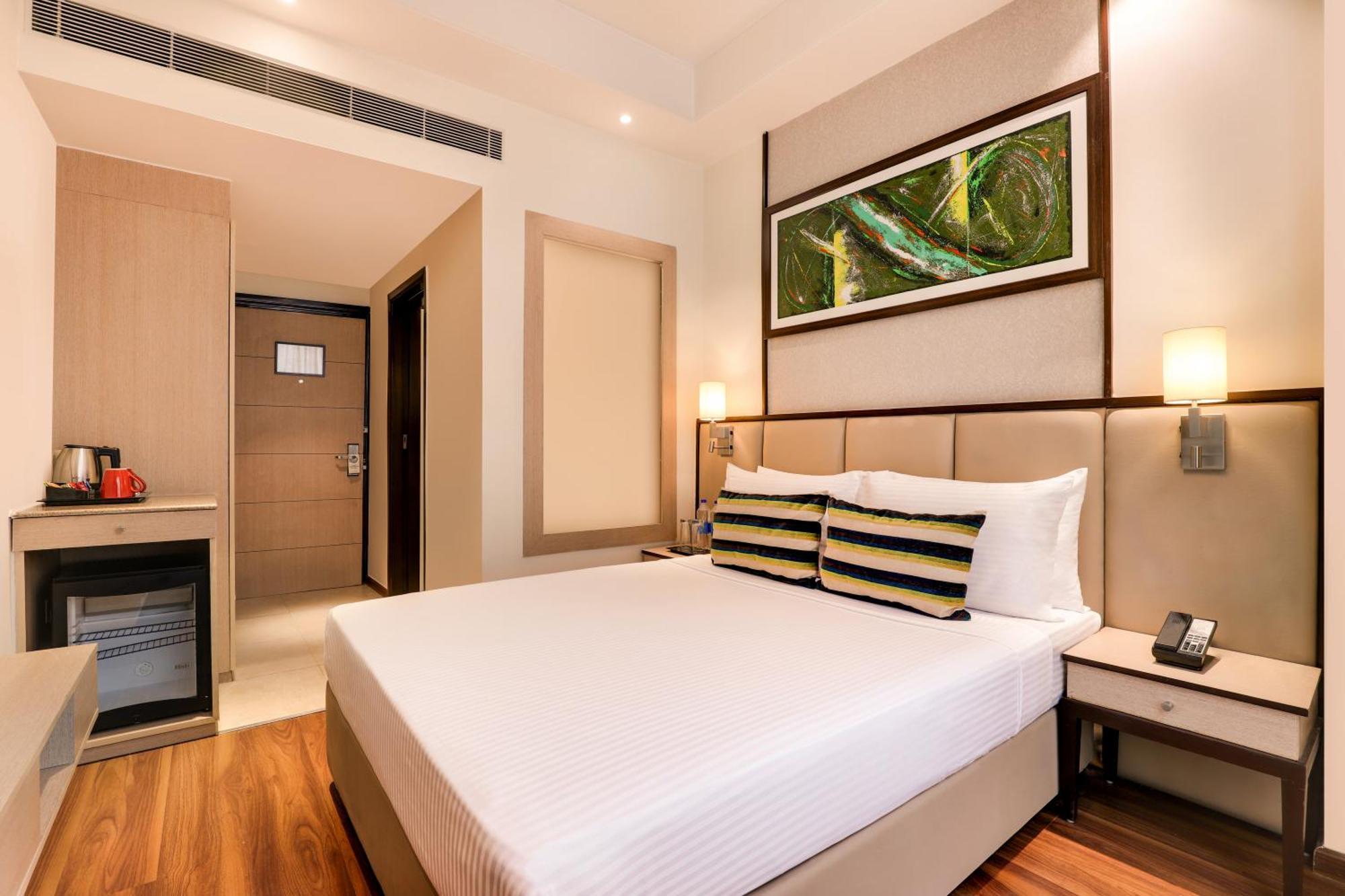 Sandal By Lemon Tree 5*