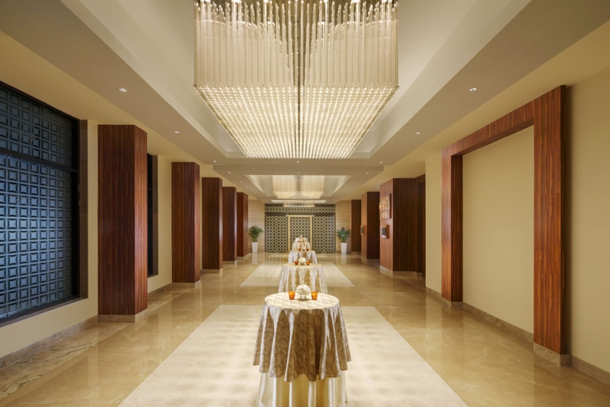 Sandal By Lemon Tree Hotel Noida